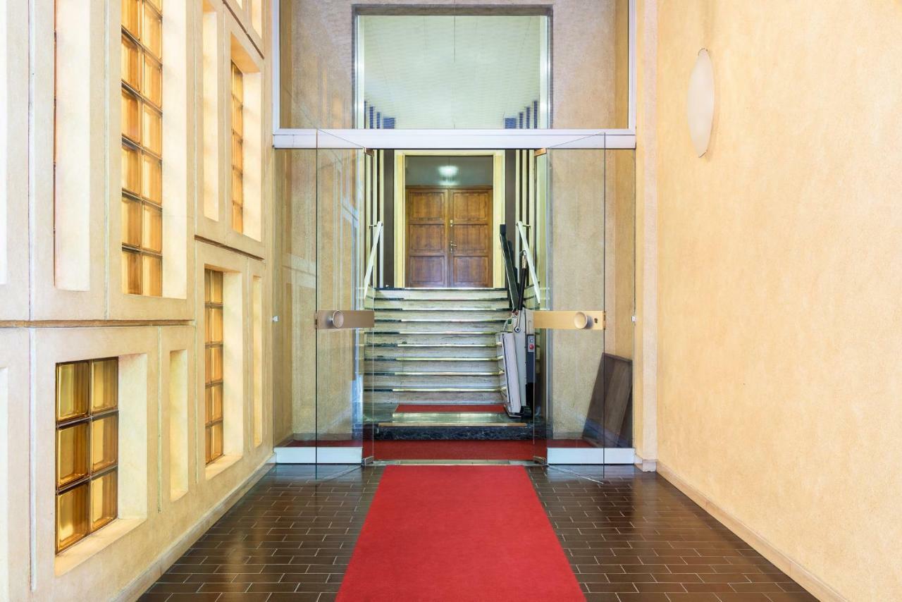 Joivy Homey 1-Bed With View Near Citylife Milan Exterior photo