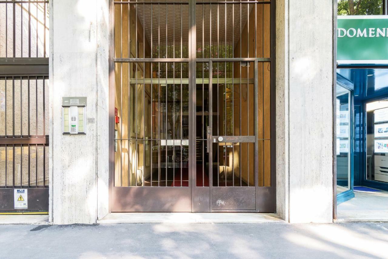 Joivy Homey 1-Bed With View Near Citylife Milan Exterior photo